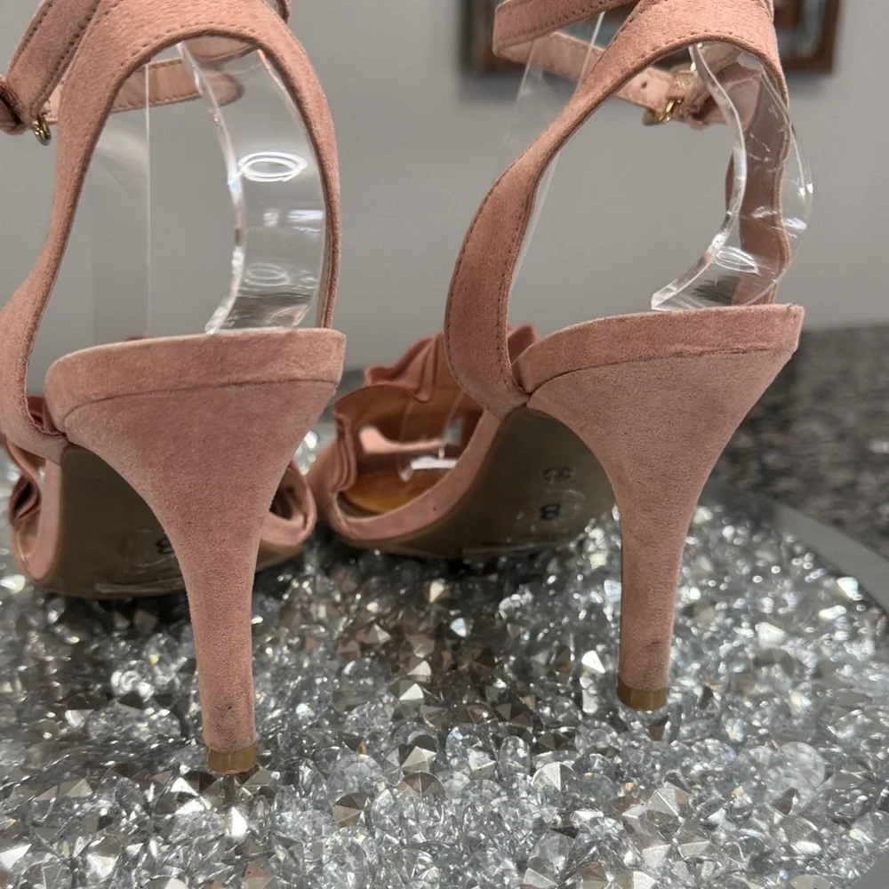 Worthington Blush Ruffle Heels 8